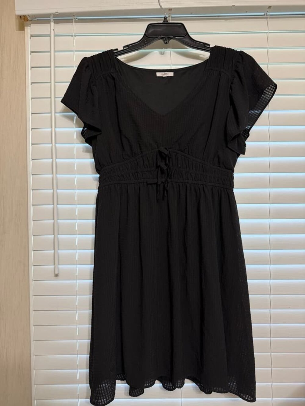 Women_s Black Short Sleeve V-Neck
